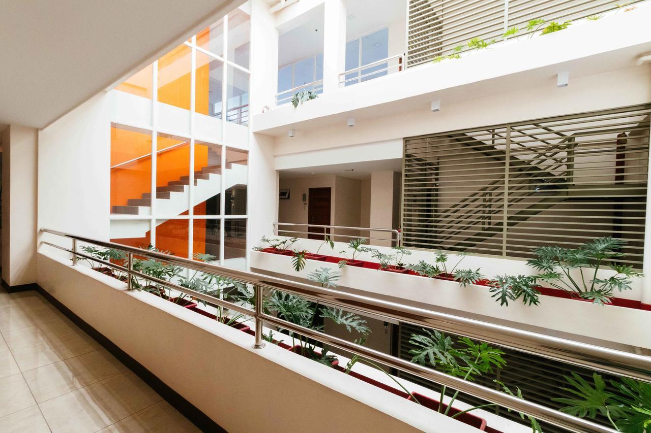 Hotel Reddoorz Premium @ Sampaloc Makati Makati City Exterior foto
