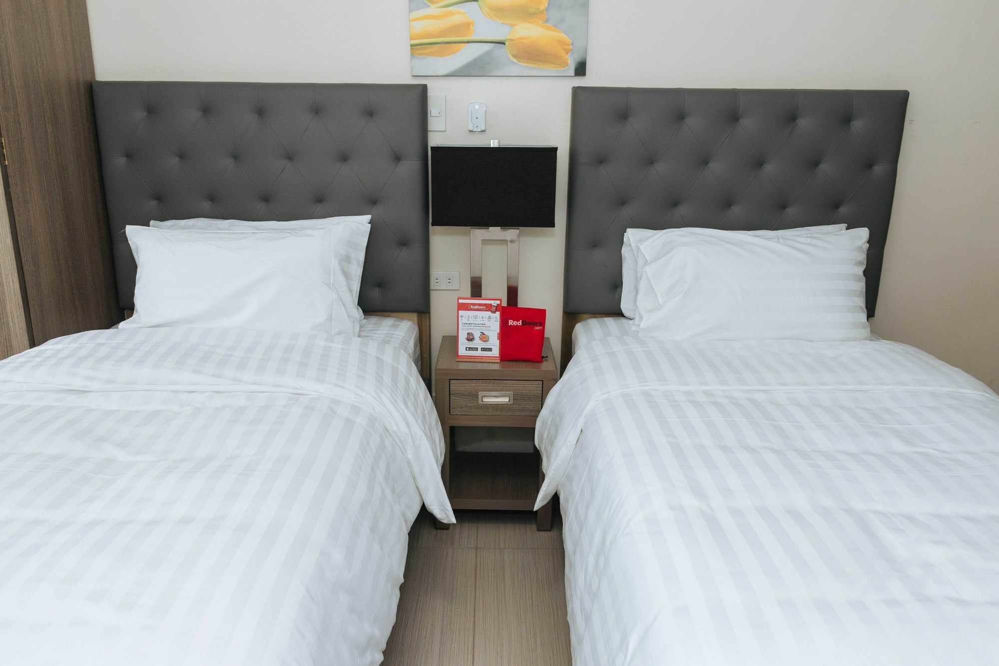 Hotel Reddoorz Premium @ Sampaloc Makati Makati City Exterior foto
